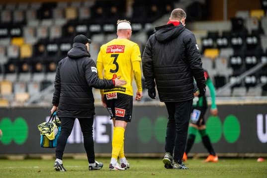 Mjällbys Daan Klinkenberg lämnar plan
