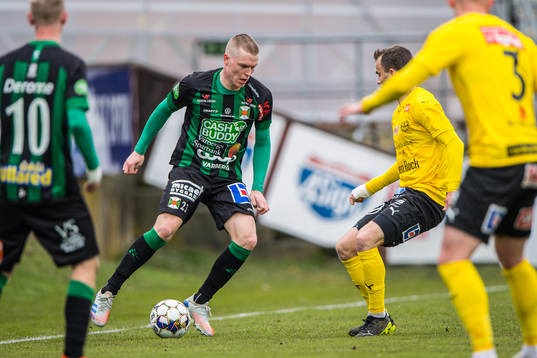 Varbergs Anton Liljenbäck   och Mjällbys Andreas Blomqvist
