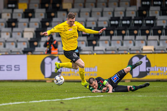 Mjällbys Jacob Bergström  och Varbergs Jon Birkfeldt