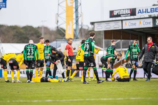 Mjällbys Daan Klinkenberg och Mjällbys Eric Björkander