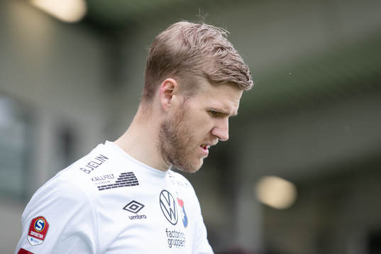 Örgrytes målvakt Fredrik Andersson innan fotbollsmatchen