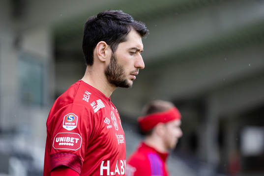Örgrytes Anel Rashkaj innan fotbollsmatchen i Superettan