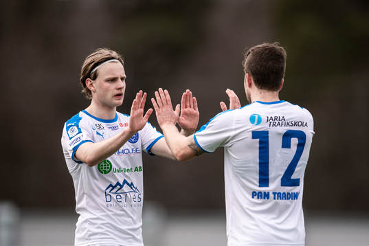 Akropolis Oscar Pettersson och Nicklas Lindqvist jublar
