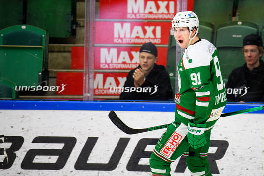 Rögles Adam Tambellini jublar