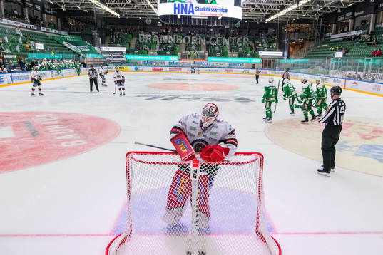 Frölundas målvakt Johan Mattsson deppar