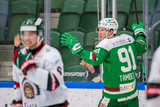 Rögles Adam Tambellini jublar