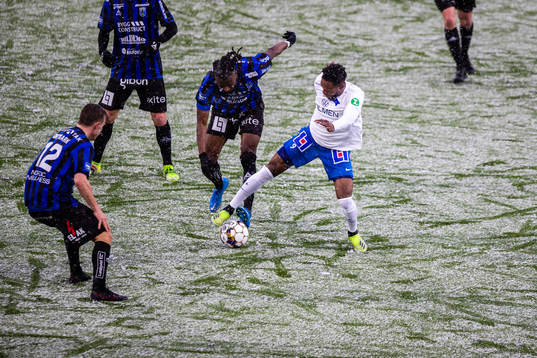 Sirius Joseph Colley och IFK Norrköpings Samuel Adegbenro