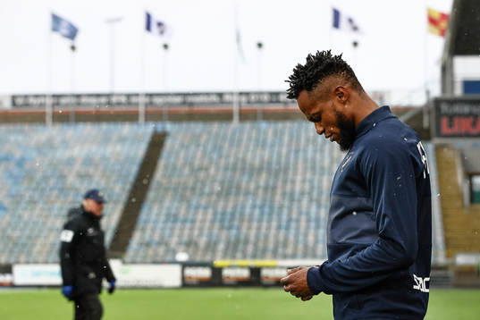 IFK Norrköpings Samuel Adegbenro laddar