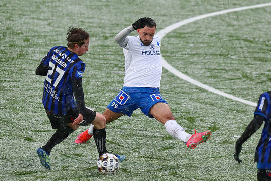 Sirius Johan Karlsson och IFK Norrköpings Sead Haksabanovic