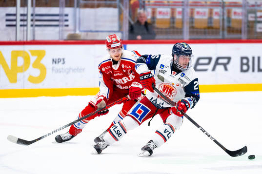 Timrås Sebastian Hartmann och Västerviks Connor Jones
