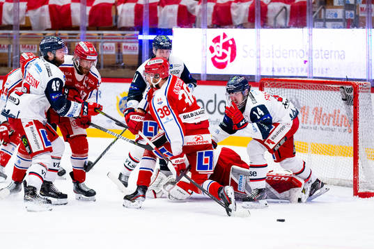 Västerviks Oscar Pettersson och Erik Gustafsson mot