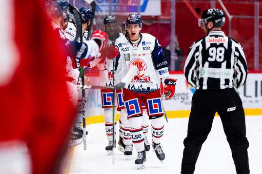 Västerviks Jacob Bjerselius jublar