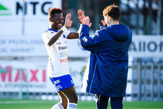 Luleås Mamadou Kouyate jublar