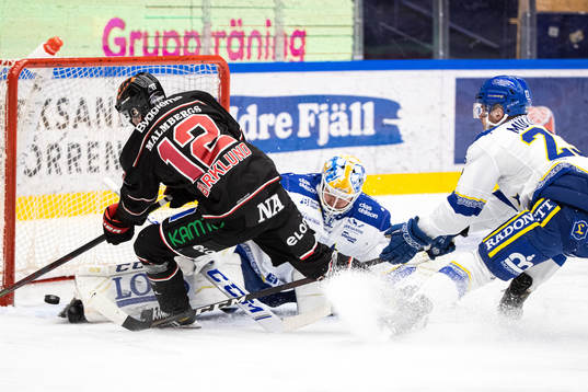 Leksands målvakt Janne Juvonen och Örebros Filip