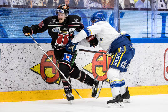 Örebros Emil Larsson och Leksands Matt Caito