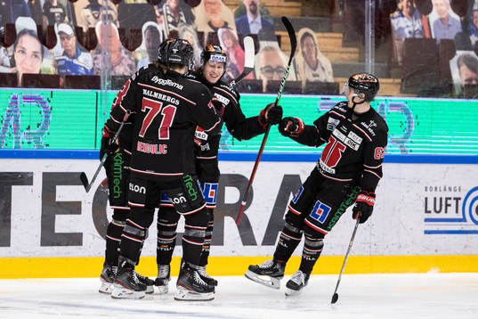 Örebros Rodrigo Abols jublar
