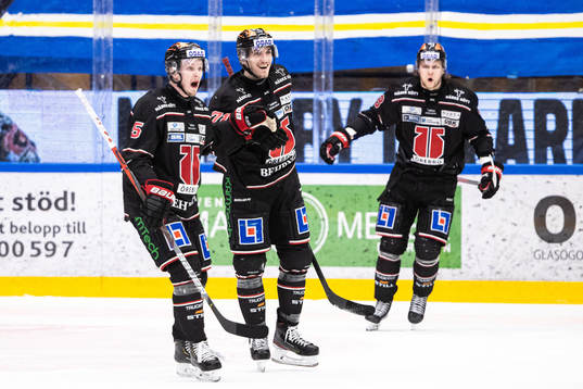 Örebros Borna Rendulic jublar