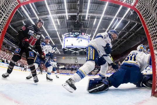 Örebros Emil Larsson och Leksands Johan Fransson och