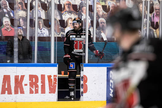Örebros Stefan Warg  i utvisningsbåset