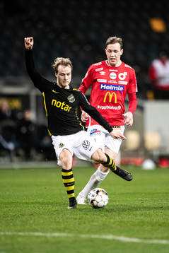 s Saku Ylätupa och Degerfors Adam Carlén