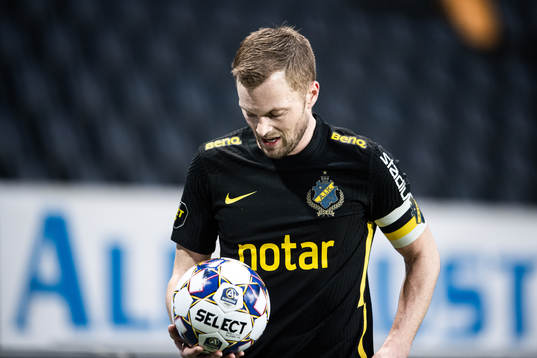 s Sebastian Larsson