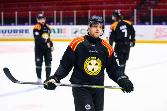 Brynäs Jaedon Descheneau deppar