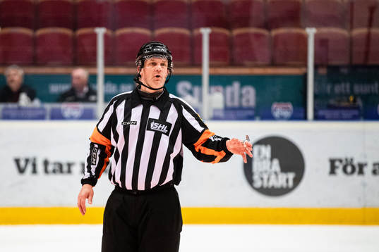 Domare Mikael Nord dömmer bort Brynäs 2-2 mål
