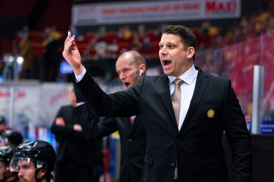Brynäs tränare Josef Boumedienne reagerar