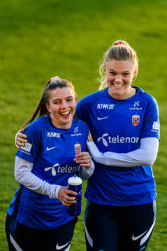Cecilie Redisch Kvamme and Kristine Bjørdal Leine of the