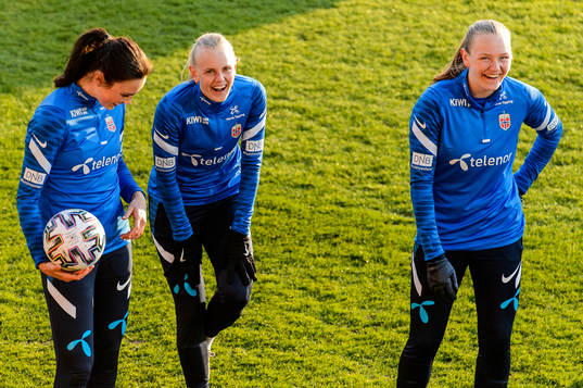Ingrid Syrstad Engen, Karina Sævik and Frida Maanum of the
