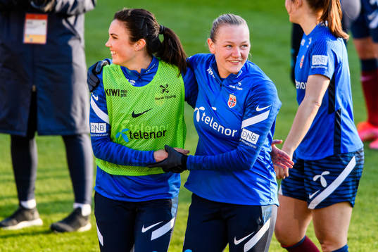 Ingrid Syrstad Engen and Frida Maanum of the Norwegian