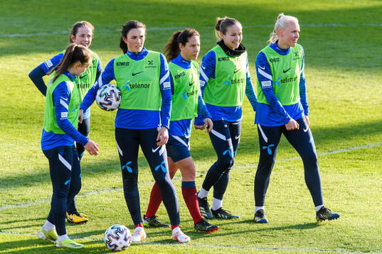 Tuva Hansen, Ingrid Syrstad Engen, Ingrid Moe Wold, Guro