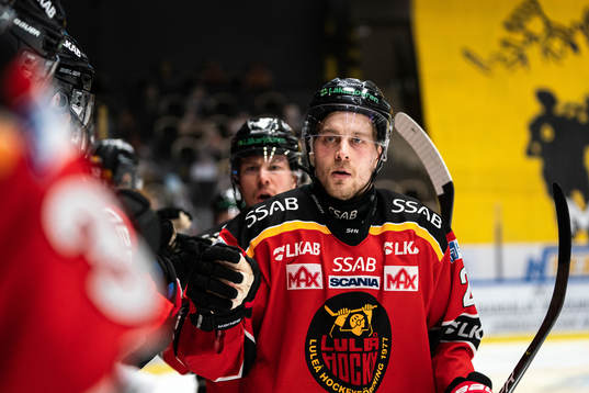Luleås Juhani Tyrväinen jublar