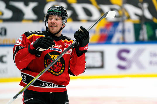 Luleås Erik Gustafsson jublar