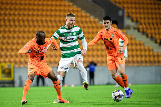 Västerås Kevin Custovic in en kamp mot AFC Eskilstunas