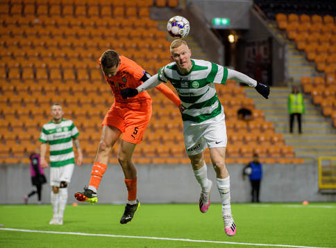 AFC Eskilstunas Pontus Rödin och Västerås Simon Johansson