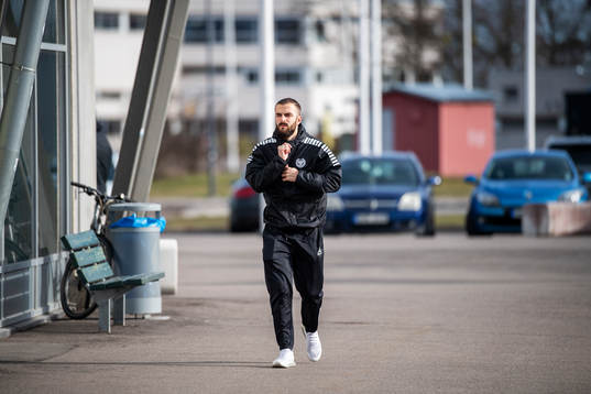 Kalmars Filip Sachpekidis anländer