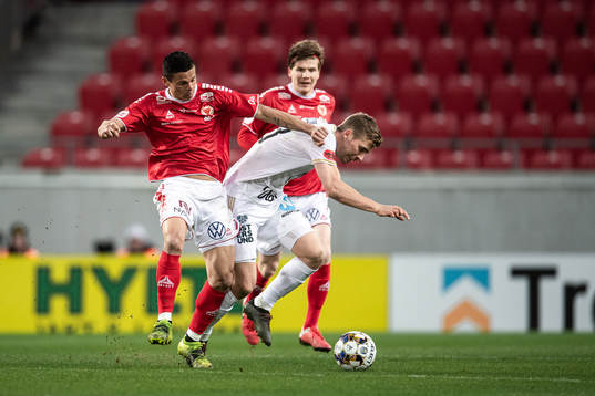 Kalmars Romario Pereira Sipiao och Östersunds Ludvig