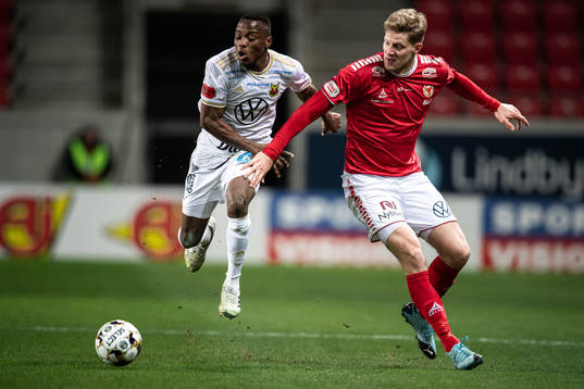 Östersunds Blair Turgott och Kalmars Lars Saetra