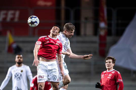 Kalmars Romario Pereira Sipiao och Östersunds Ludvig