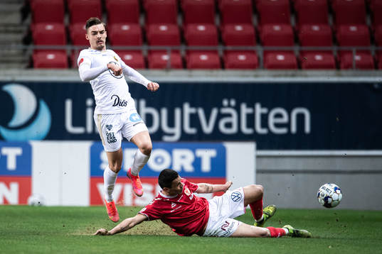 Kalmars Romario Pereira Sipiao och Östersunds Felix