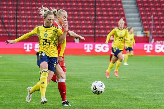Rebecka Blomqvist of Sweden and Paulina Dudek of Poland
