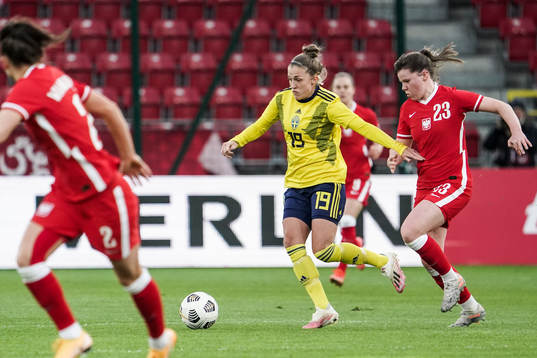 Filippa Angeldahl of Sweden and Adrianna Achcińska of