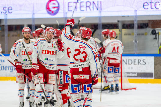 Timrås spelare jublar