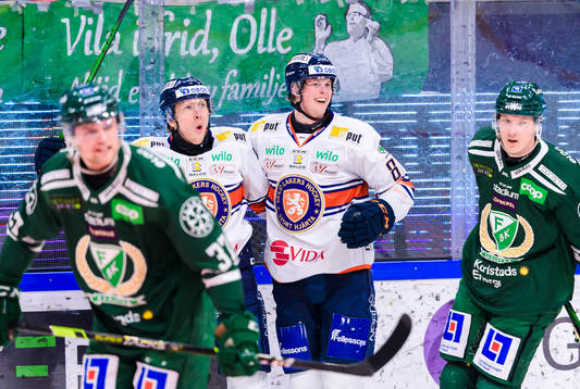 Växjös Marcus Sylvegård och Fredrik Karlström jublar