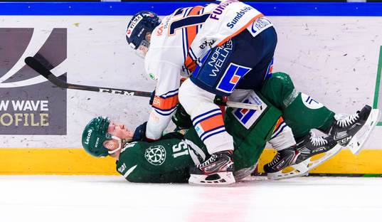 Färjestads Gustav Rydahl och Växjös Emil Forslund