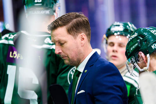 Färjestads tränare Johan Pennerborn deppar