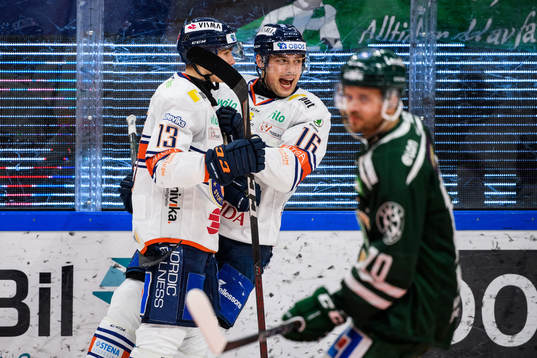 Växjös Jack Drury och Brendan Gaunce jublar