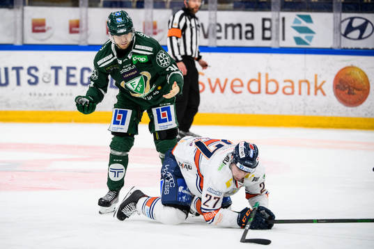 Färjestads Michael Lindqvist och Växjös Martin Lundberg