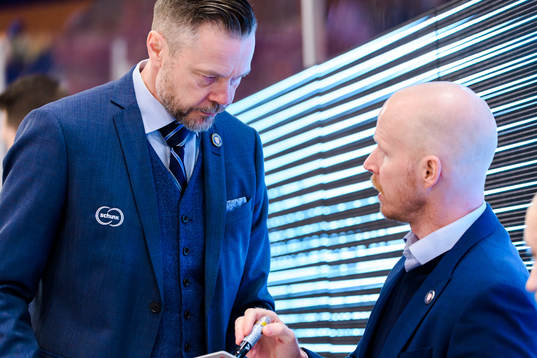 Växjös assisterande tränare Fredrik Hellgren och